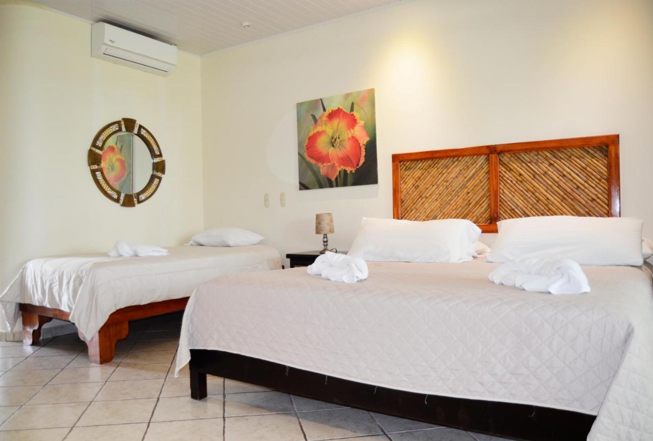Cocomar Beachfront Hotel Parrita Exterior foto