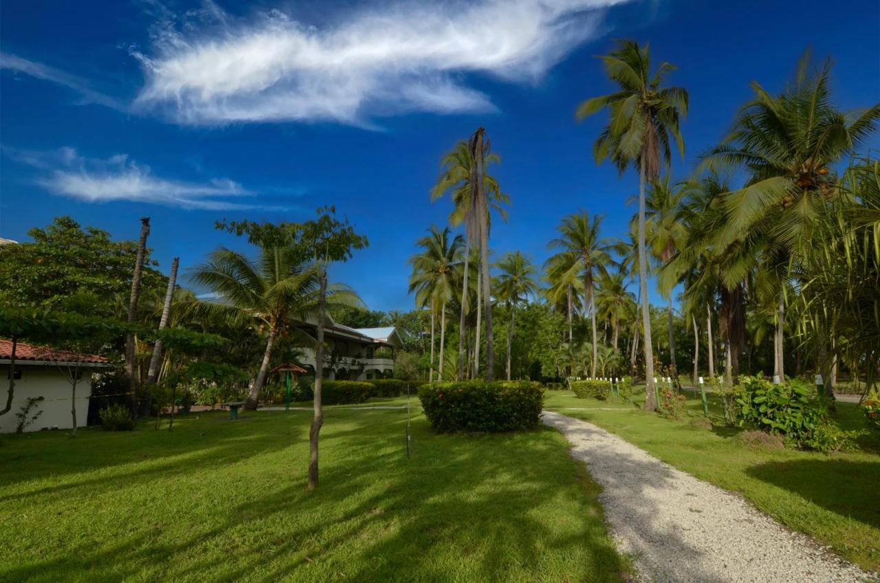 Cocomar Beachfront Hotel Parrita Exterior foto
